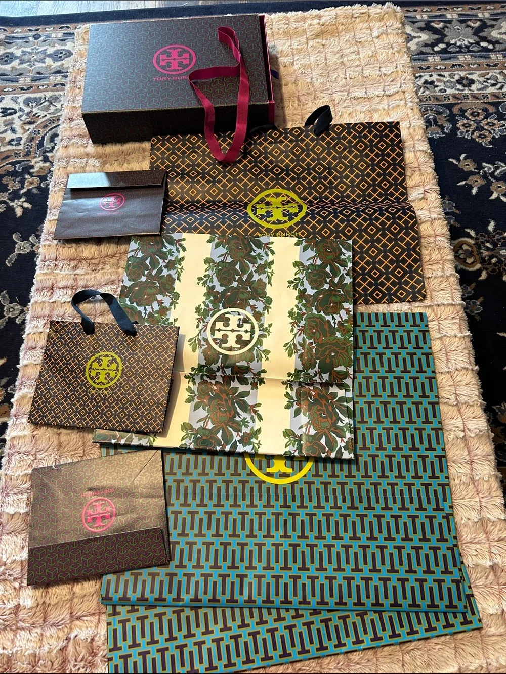 7 Tory Burch Multicolor bags & 1 gift box  8 items